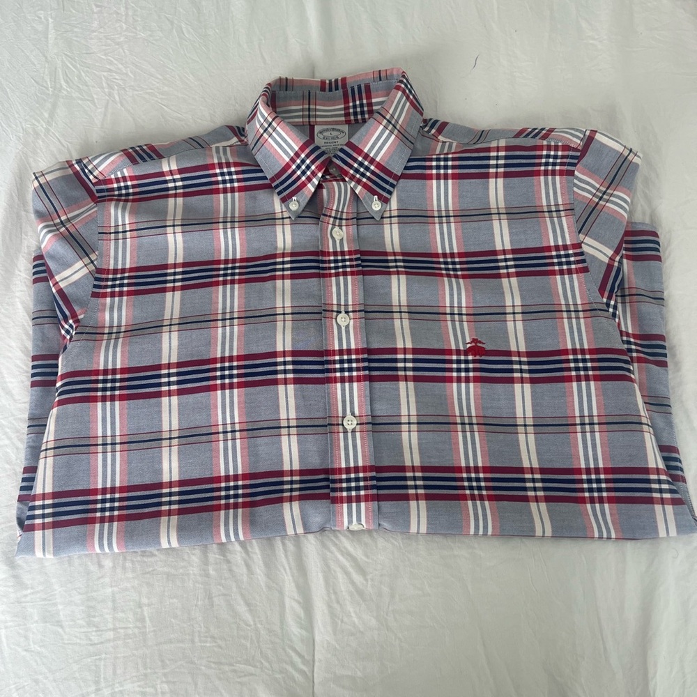 Brooks Brothers Regent Fit- Size L Burgundy. Bottom down long sleeve shirt.